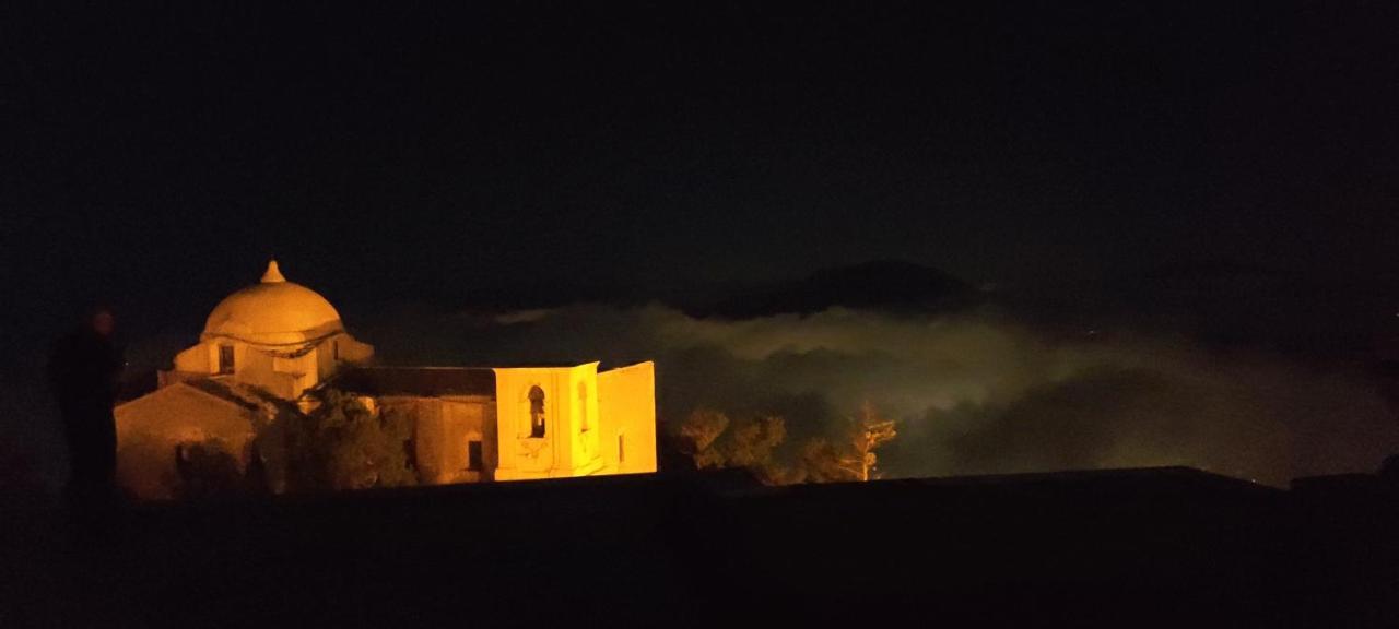Le Altezze Villa Erice Bagian luar foto